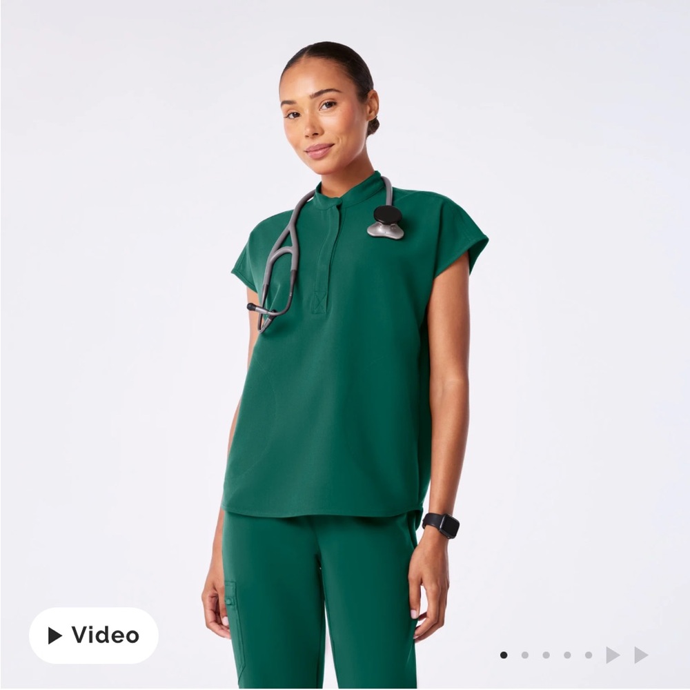 Figs Hunter Green Rafaela Scrub Top M